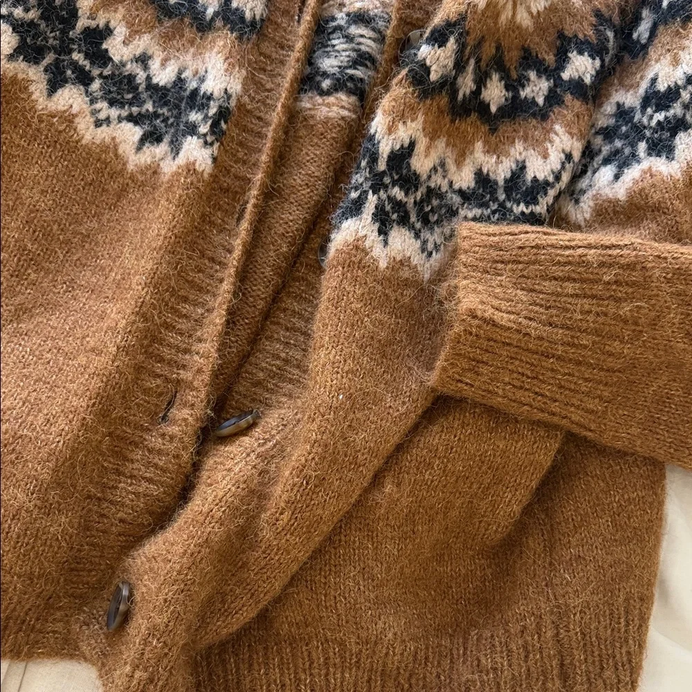 GAP Tan and Black Knit Cardigan - Picture 3 of 4